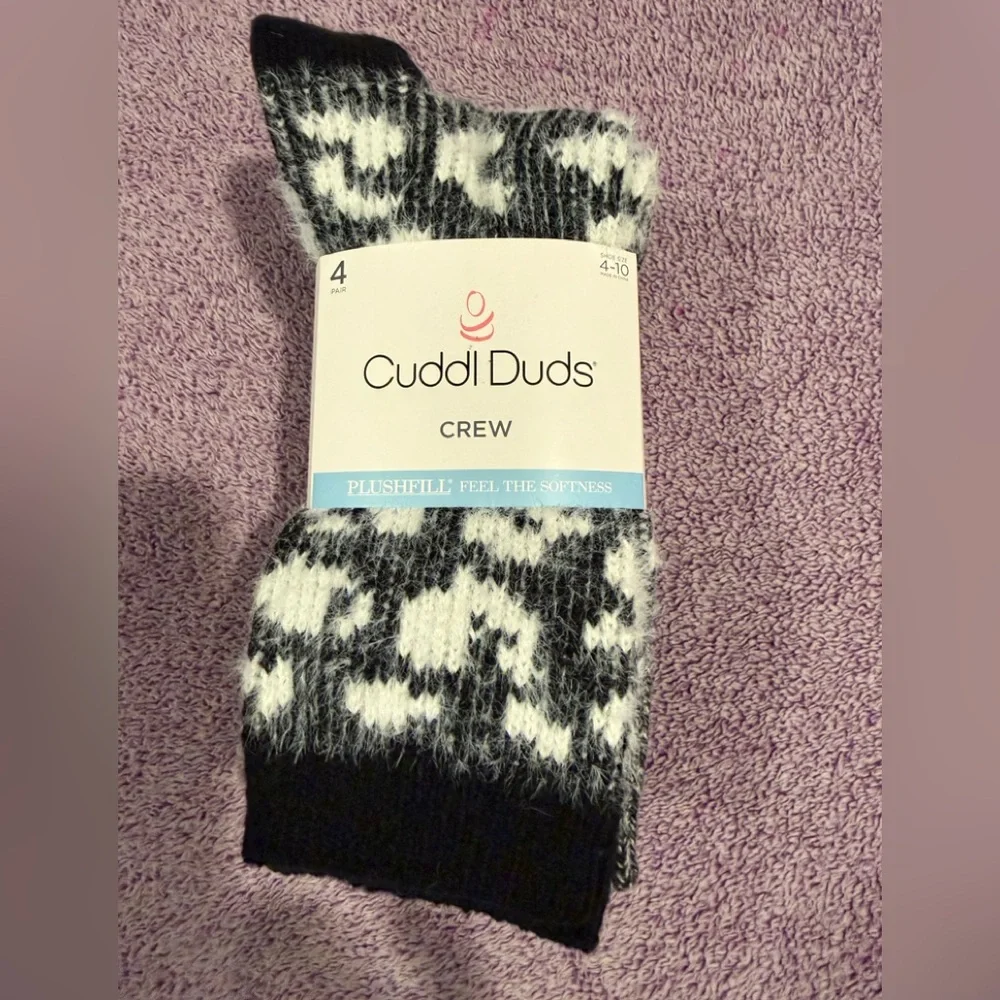 Cuddl Duds Black and White Patterned Crew Socks